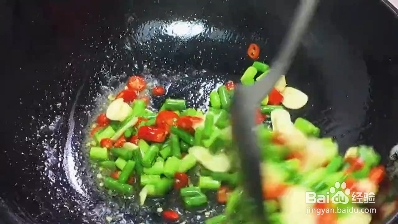 香嫩可口的鸡肉炒蒜苔怎样做才美味