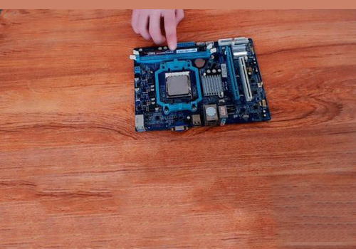 台式电脑一直反复开机无法启动怎么办