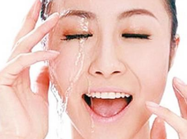 额头出油很厉害怎么办呐…