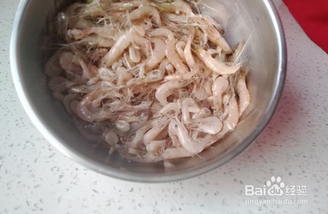 怎么样做一道香辣的香炸小河虾？