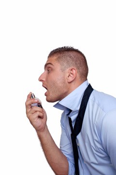 不同气味口臭的原因