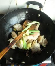 红烧猪蹄的家常做法