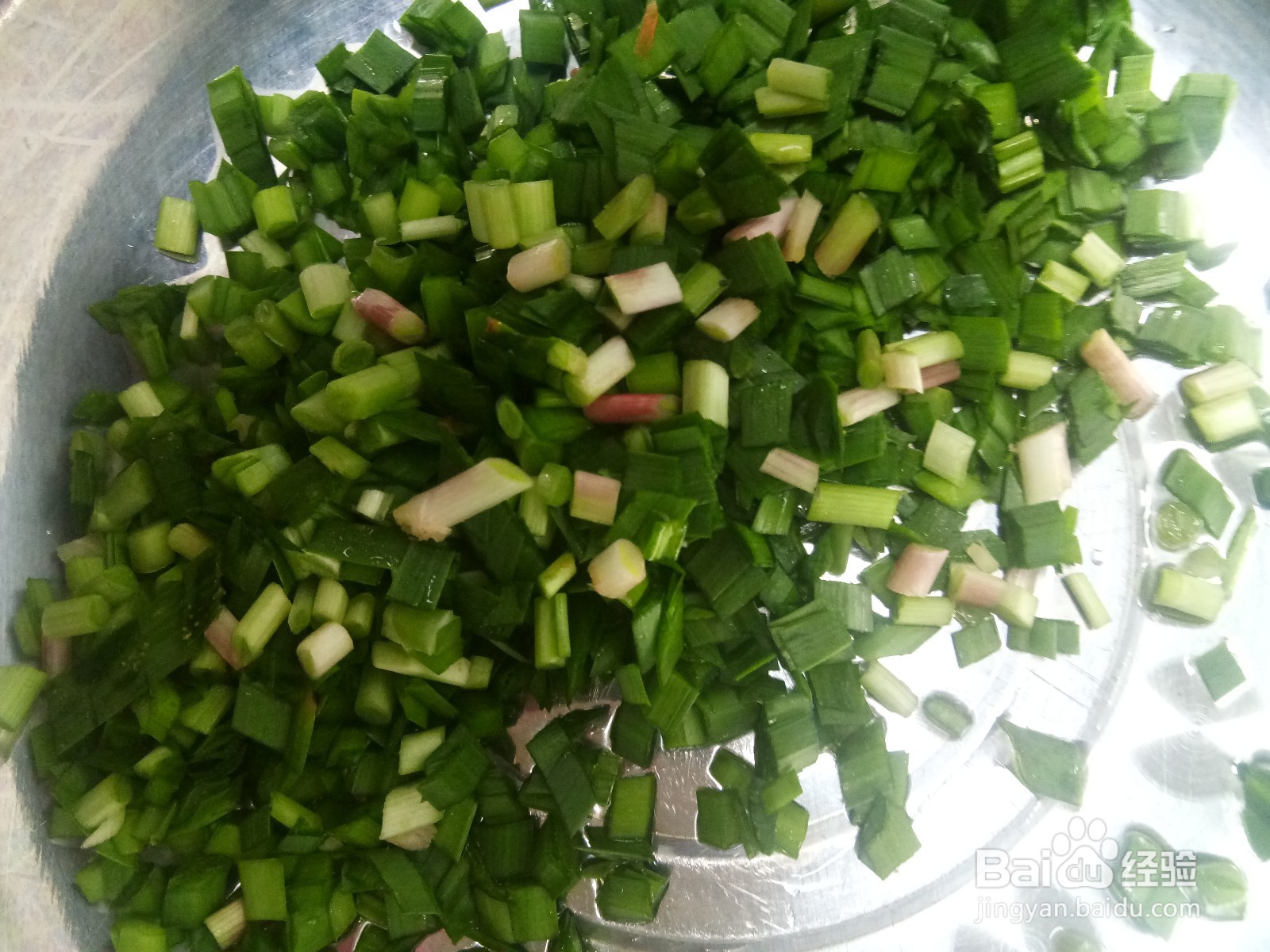 韭菜鸡蛋饼的家常做法