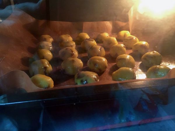 朗姆葡萄干奶酥球