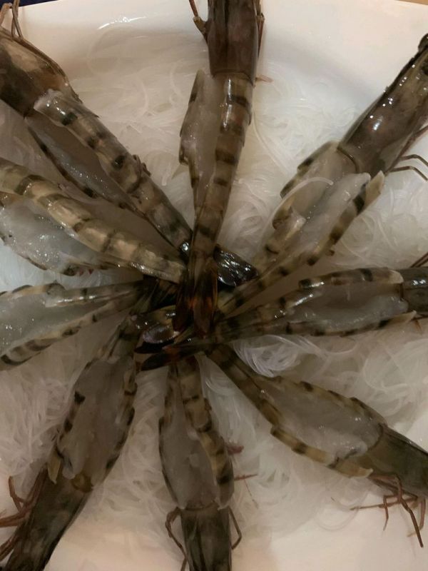 蒜蓉粉丝蒸黑虎虾