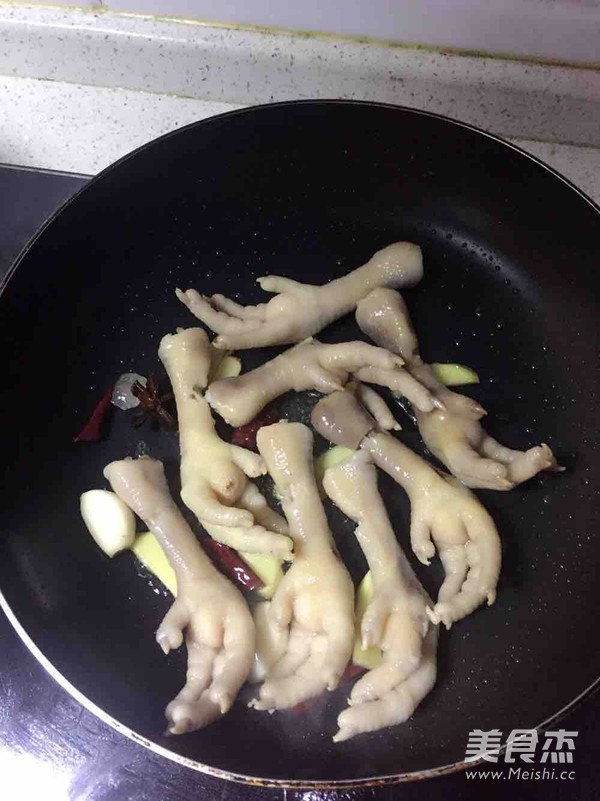 红烧鸡爪的做法