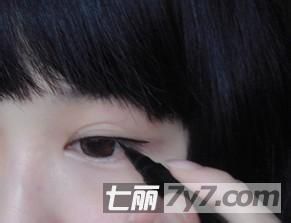 萌系裸妆化妆步骤演绎新年开运妆