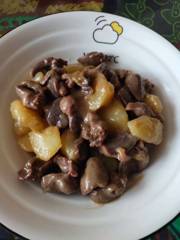 鸡心鸭胗炖土豆