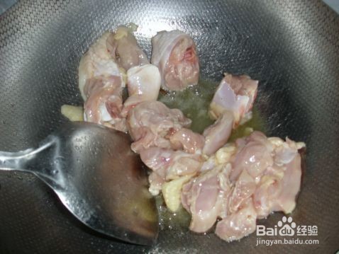 土豆烧鸡腿的做法