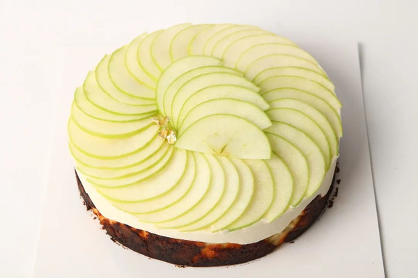 青苹果巴斯克蛋糕