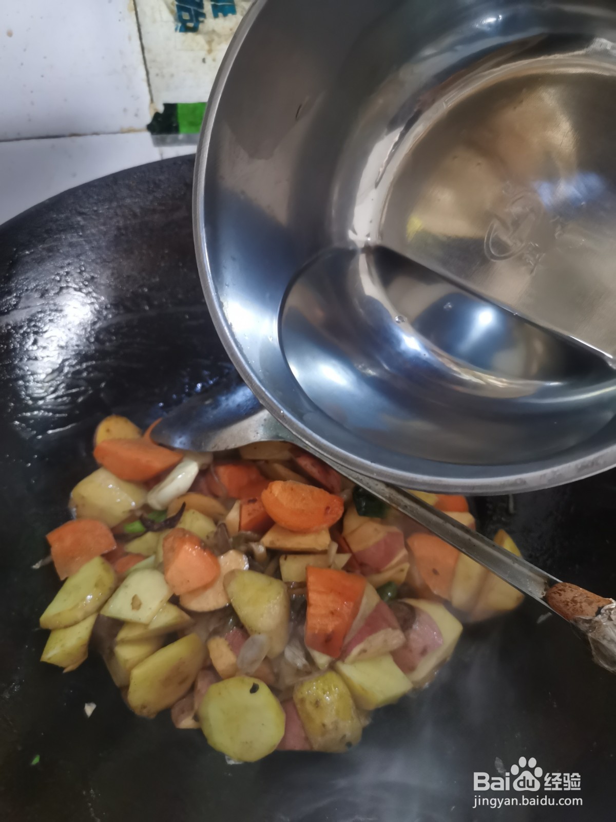 家常菜土豆炖五花肉