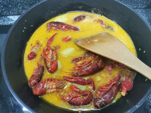 蒜香咖喱小龙虾