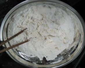 如何做出蓬松花卷?