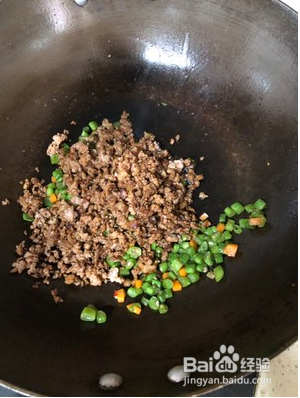 儿子能吃满满一碗饭的肉末豆角
