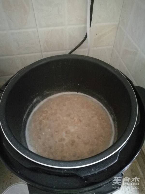 牛奶麦片冻果干粥