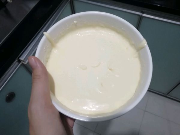 草莓奶酪慕斯蛋糕