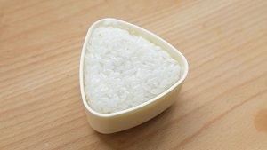 怎么做三文鱼饭团