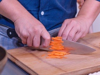 XO酱炒海鲜方便面怎么做