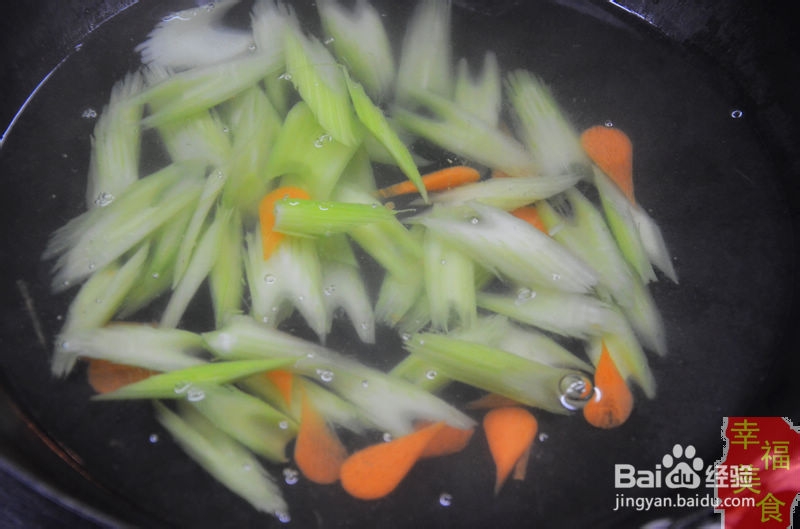 幸福美食：清新爽口的西芹百合