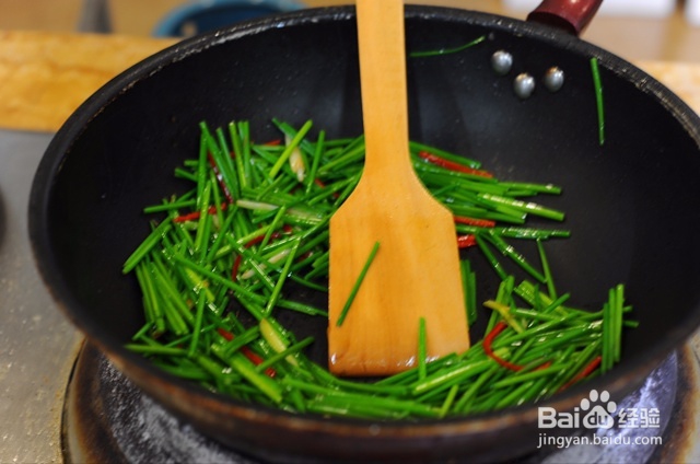 营养美味的蛤肉炒韭菜花