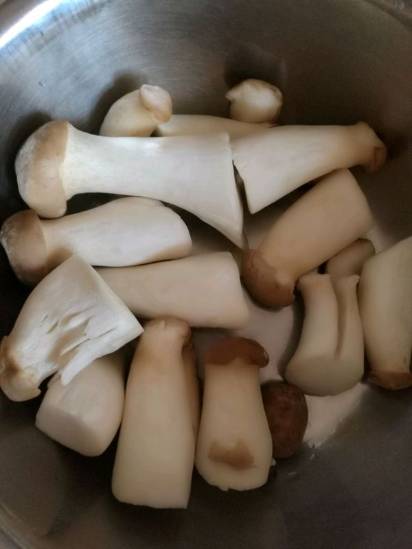 蒜香杏鲍菇胡萝卜丝