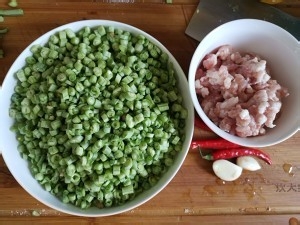 如何做出好吃的豆角炒肉