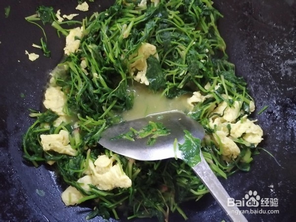 菠菜炒鸡蛋的做法