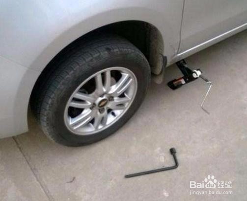 如何注意轮胎使用期限？