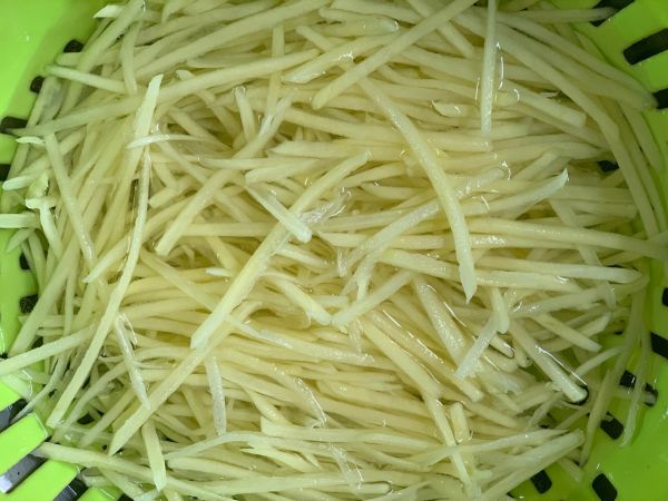 凉拌酸辣土豆丝