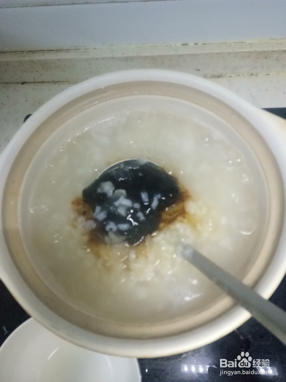 红糖银耳葡萄干百合粥