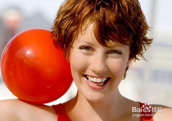 怎么笑起来拍照好看