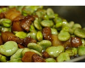红烧肉焖蚕豆