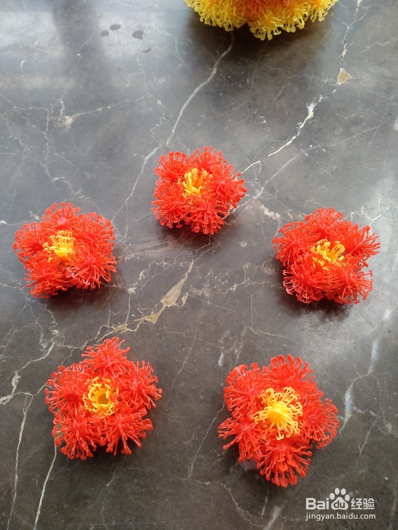 用黏黏球蓬蓬球手工DIY花瓶