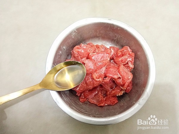 如何做出好吃的蒜香牛肉