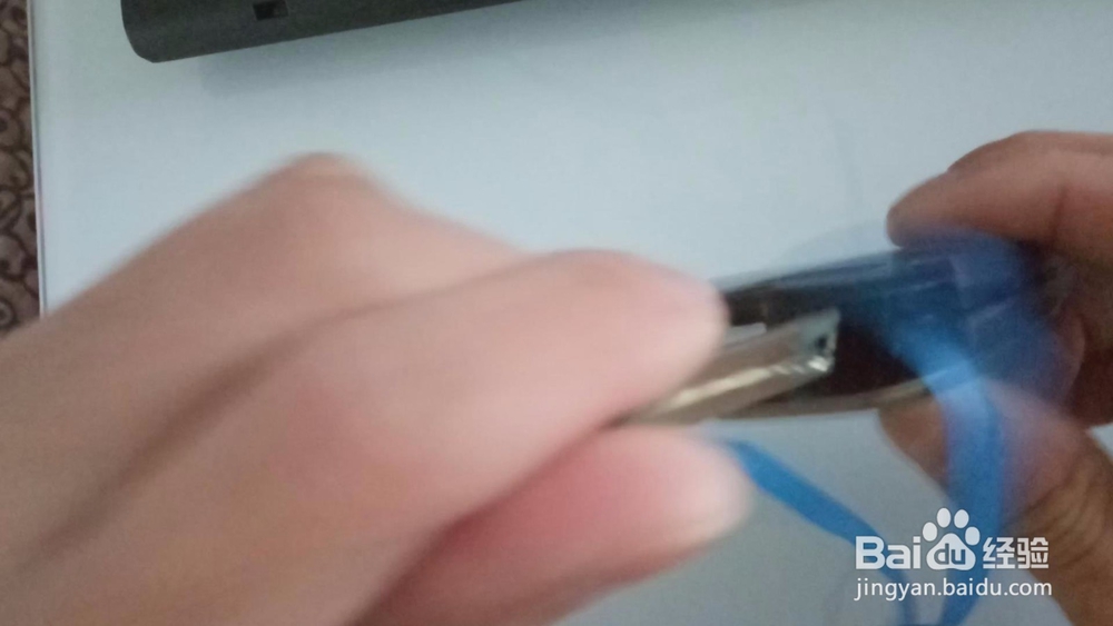 丰田汽车遥控怎么换电池