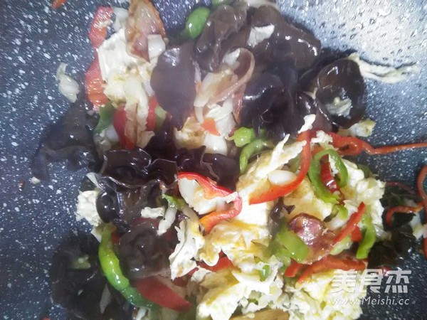 鸡蛋炒木耳的做法