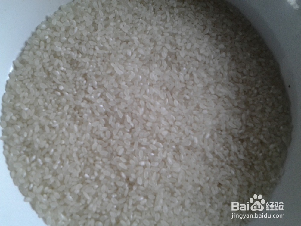 怎么用电饭煲蒸出软硬适中的香大米饭