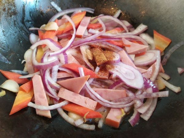 土豆片洋葱炒肉