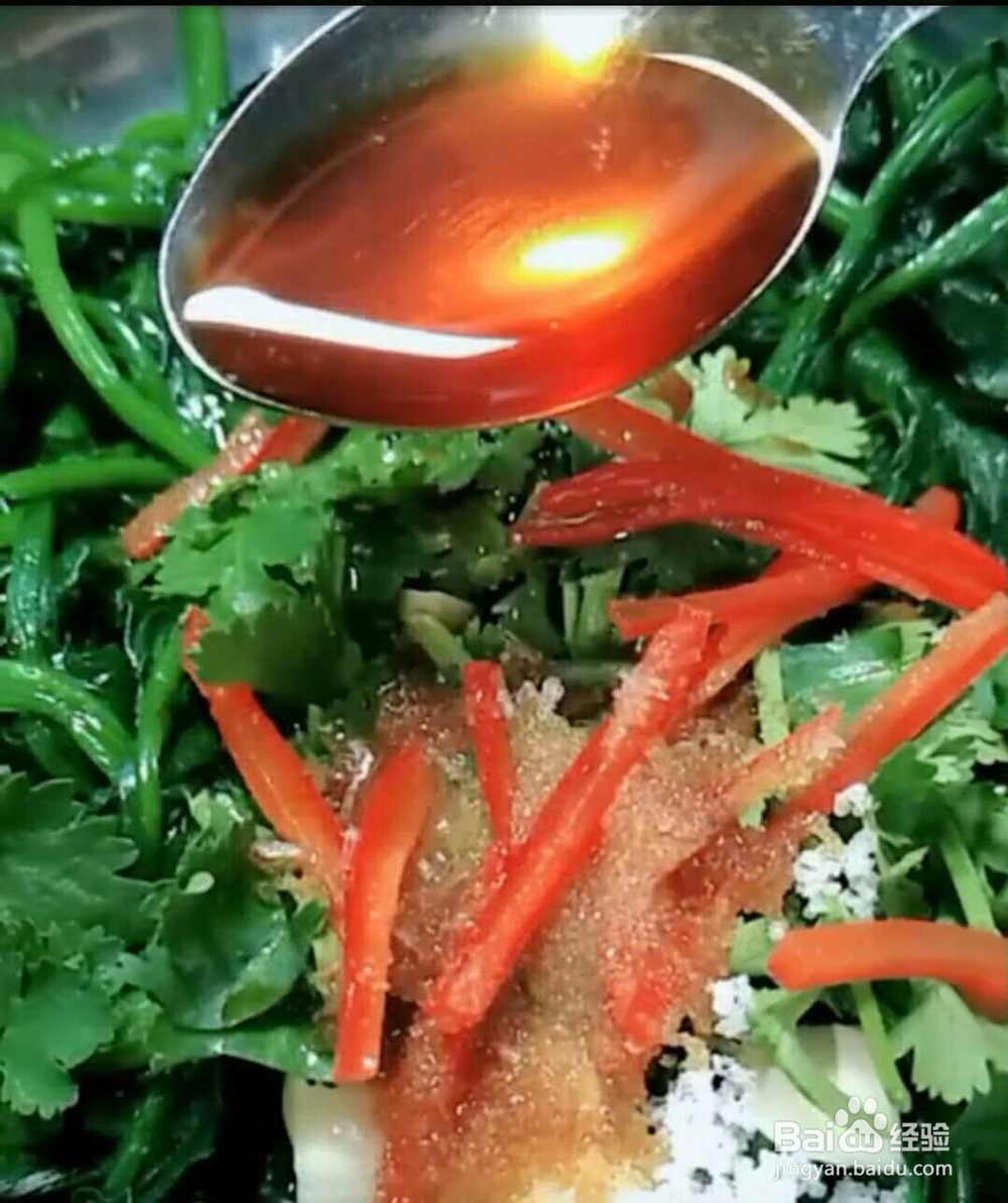 凉拌菠菜果仁做法