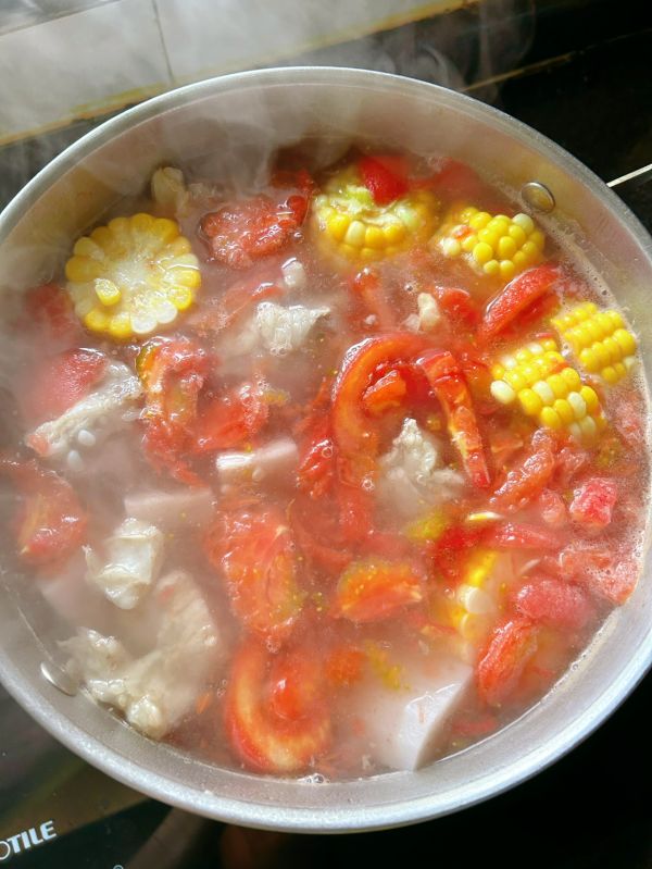 番茄玉米排骨汤