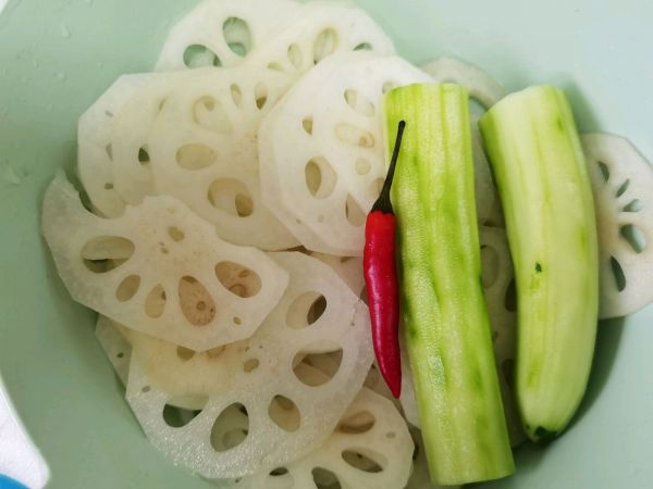 凉拌簑衣藕片丨拯救夏天无食欲