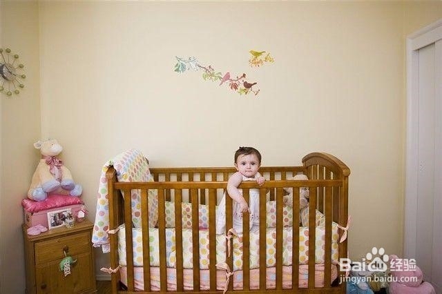 孩子什么时候可以分床睡,分房睡