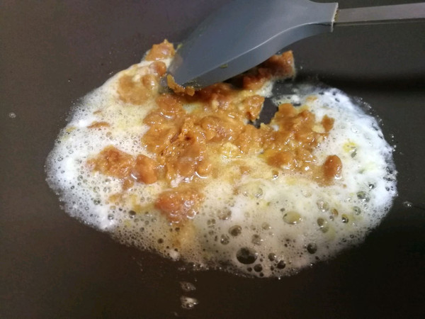 豌豆咸蛋黄豆腐羹