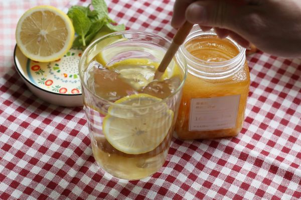 清新又润肺的蜂蜜柠檬薄荷水
