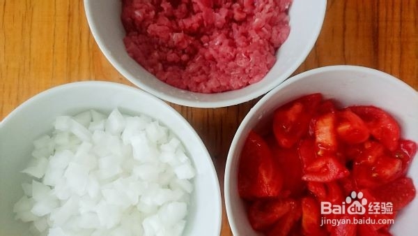 小朋友吃了一大盘的 意大利面+炸薯块