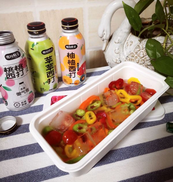 冰凉多巴胺桃桃西打凉菜