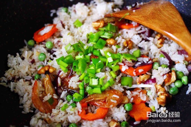 核桃鸡蛋炒饭怎么做