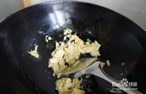 丝瓜炒鸡蛋怎么做，丝瓜炒鸡蛋的做法
