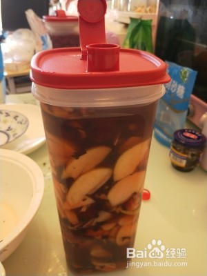 美味健康紫苏杨梅姜片桃子的做法