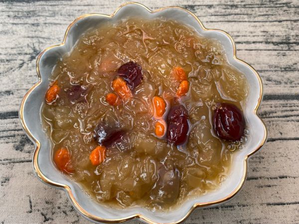 银耳羹美容又养颜